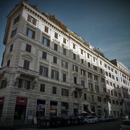 325 Rooms Ai Fori Рим Екстериор снимка