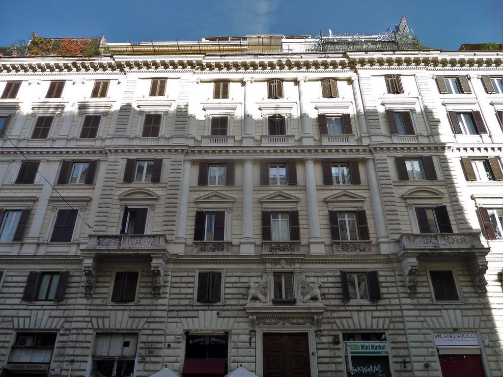 325 Rooms Ai Fori Рим Екстериор снимка