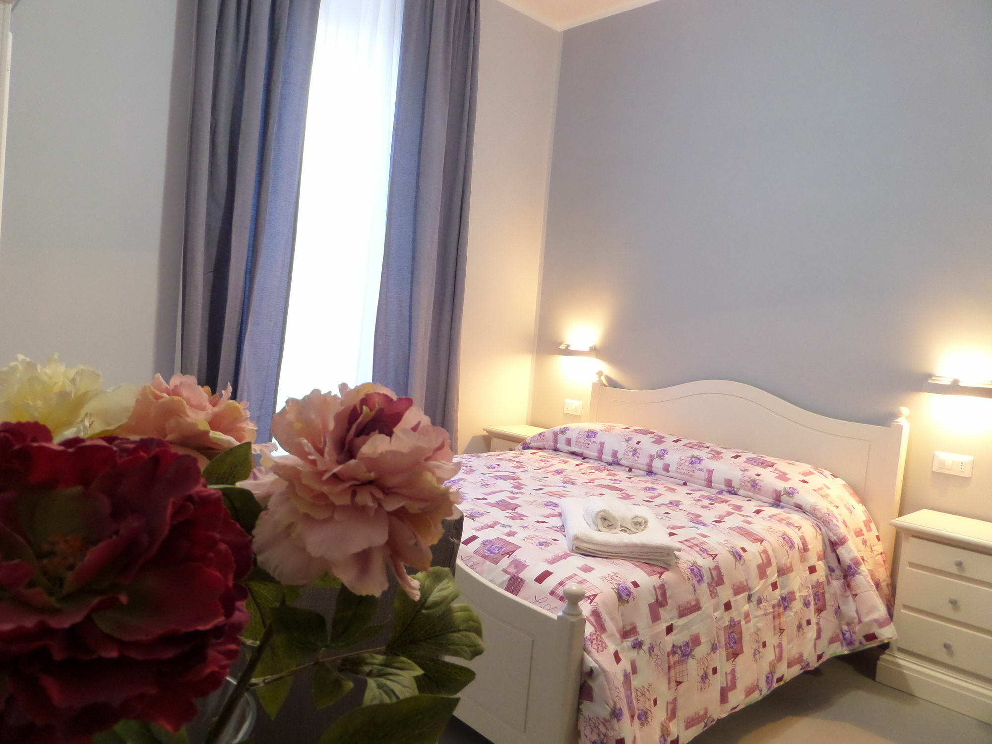 325 Rooms Ai Fori Рим Екстериор снимка