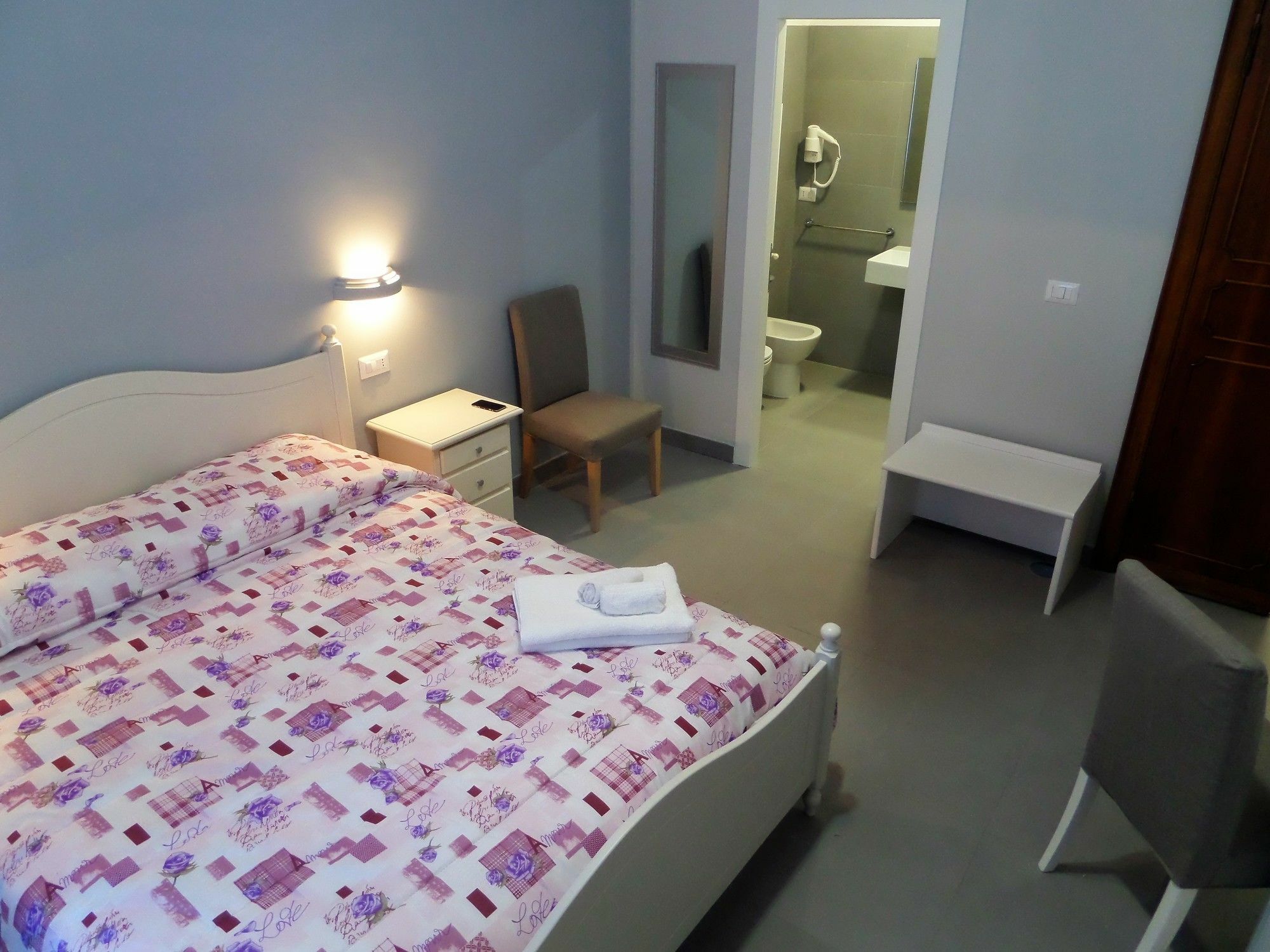 325 Rooms Ai Fori Рим Екстериор снимка