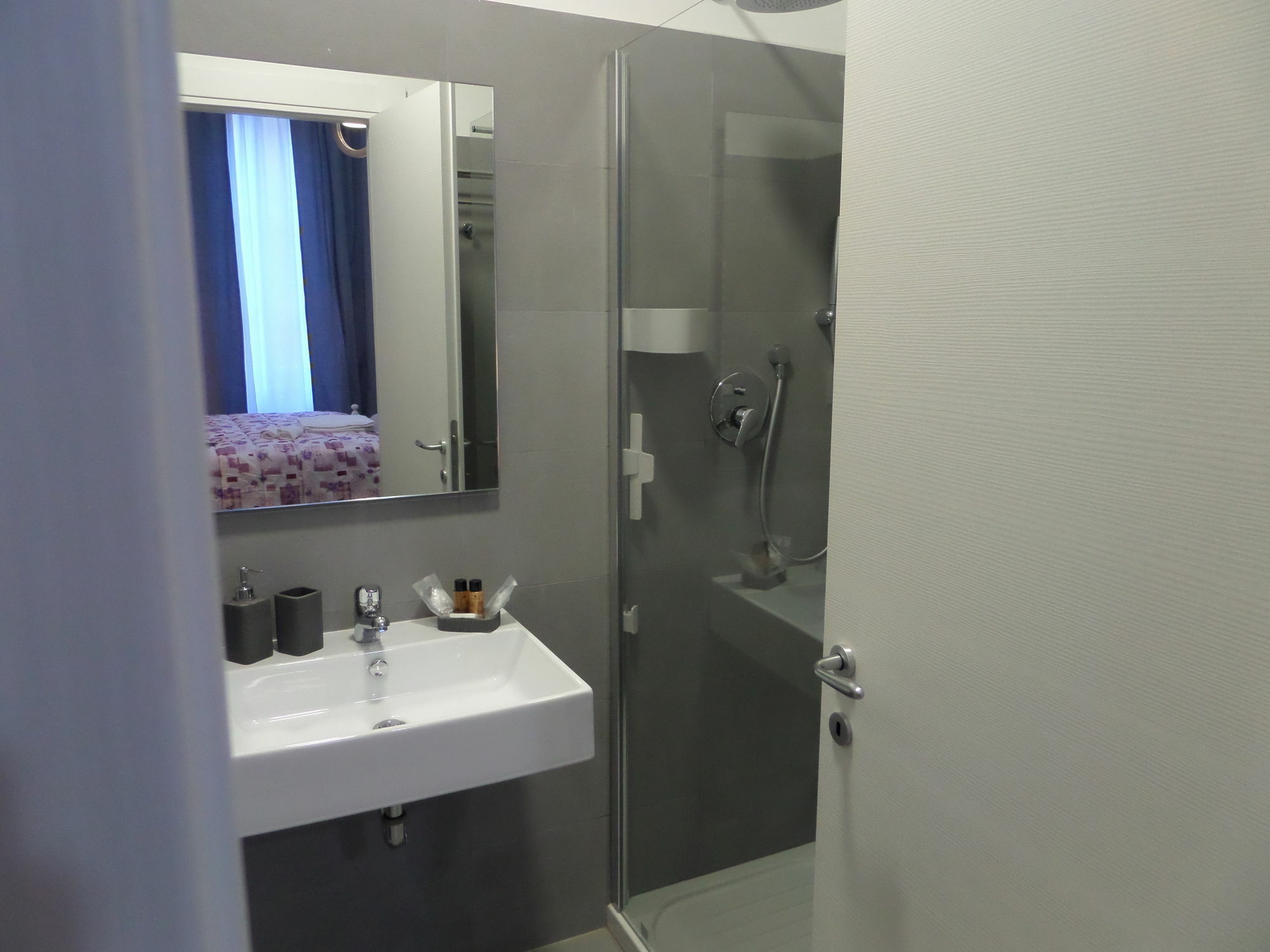 325 Rooms Ai Fori Рим Екстериор снимка